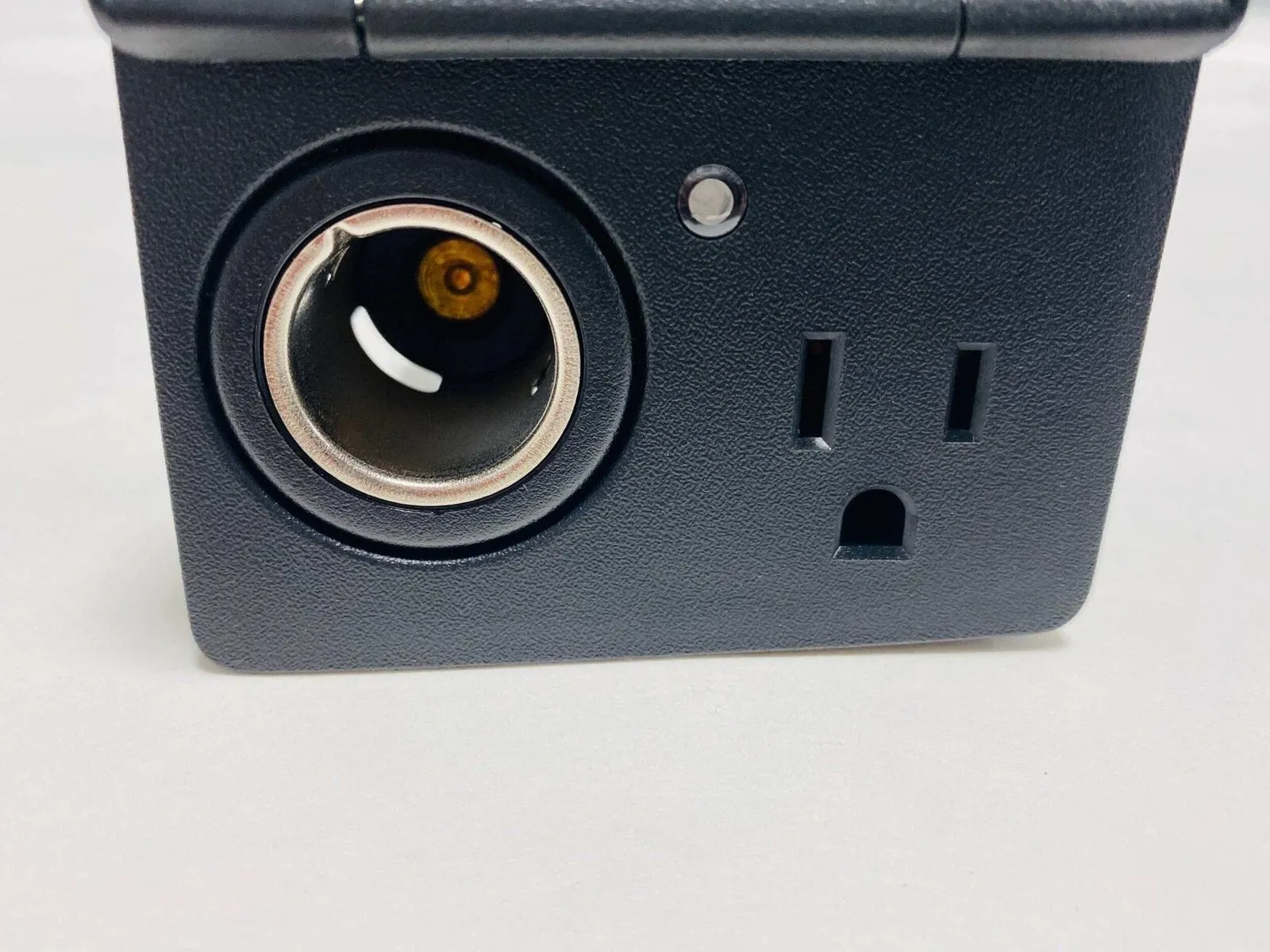 2015-2020 Ford F-150 12V AC 110V Power Outlet and Cover