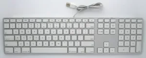 Apple Wired USB Keyboard (MB110LL/A) for Mac OS - Silver/White (A1243)