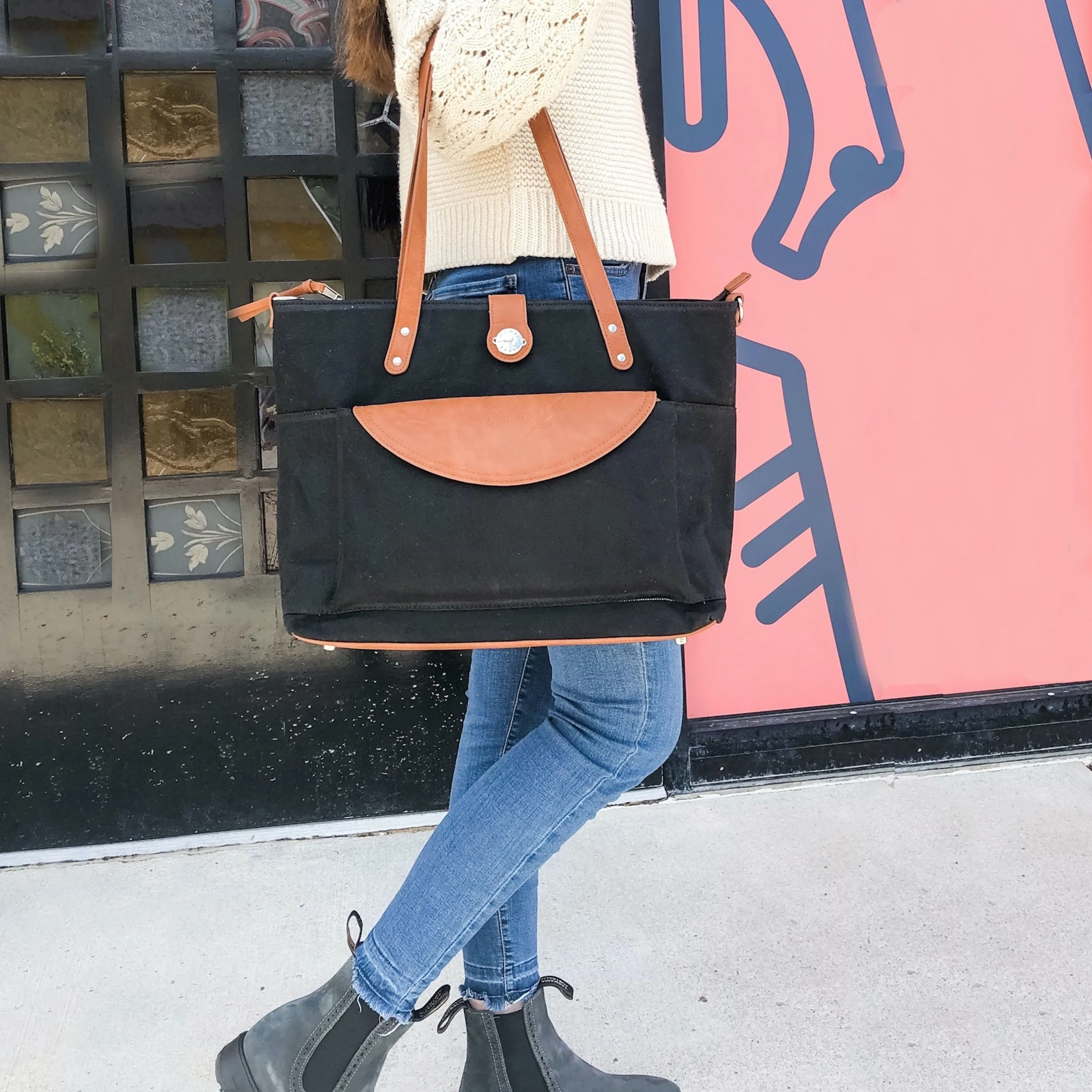 Black Everyday CarryAll Tote Bag: Versatility Meets Style