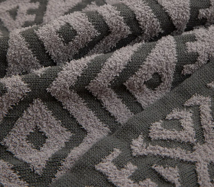 Bohemian-Style Half-Velvet Throw