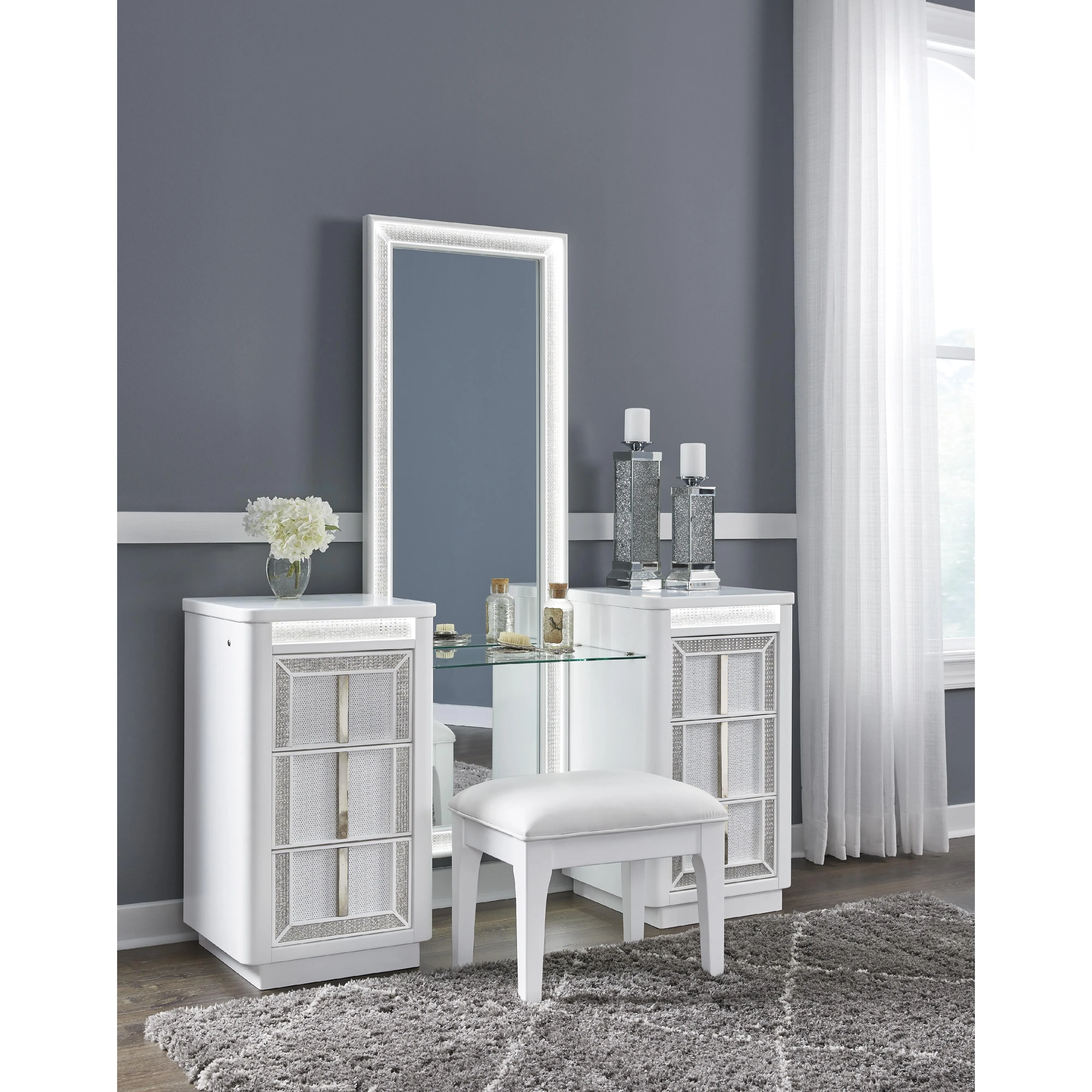 Signature Design by Ashley Chalanna Vanity Set B822-22/B822-25