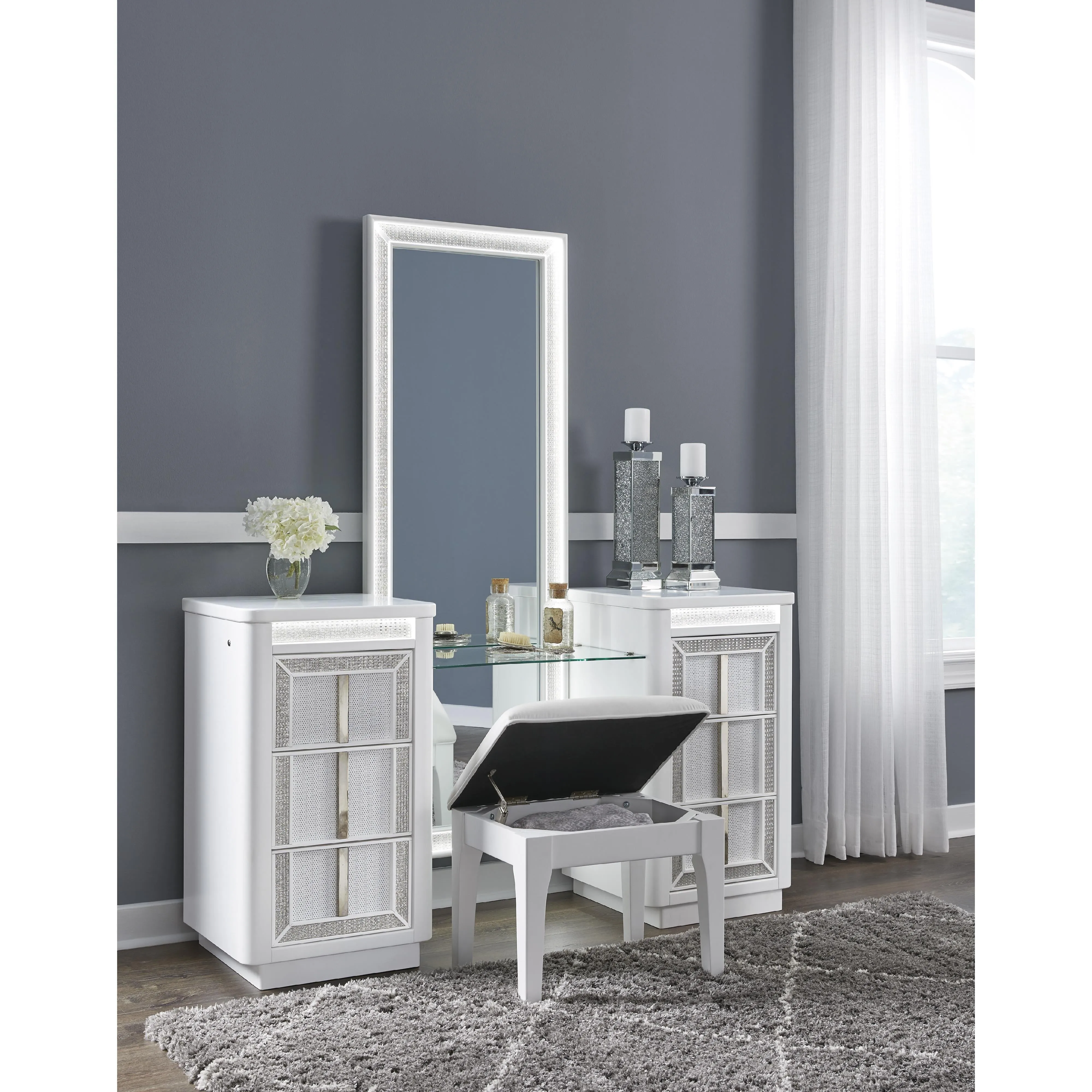 Signature Design by Ashley Chalanna Vanity Set B822-22/B822-25