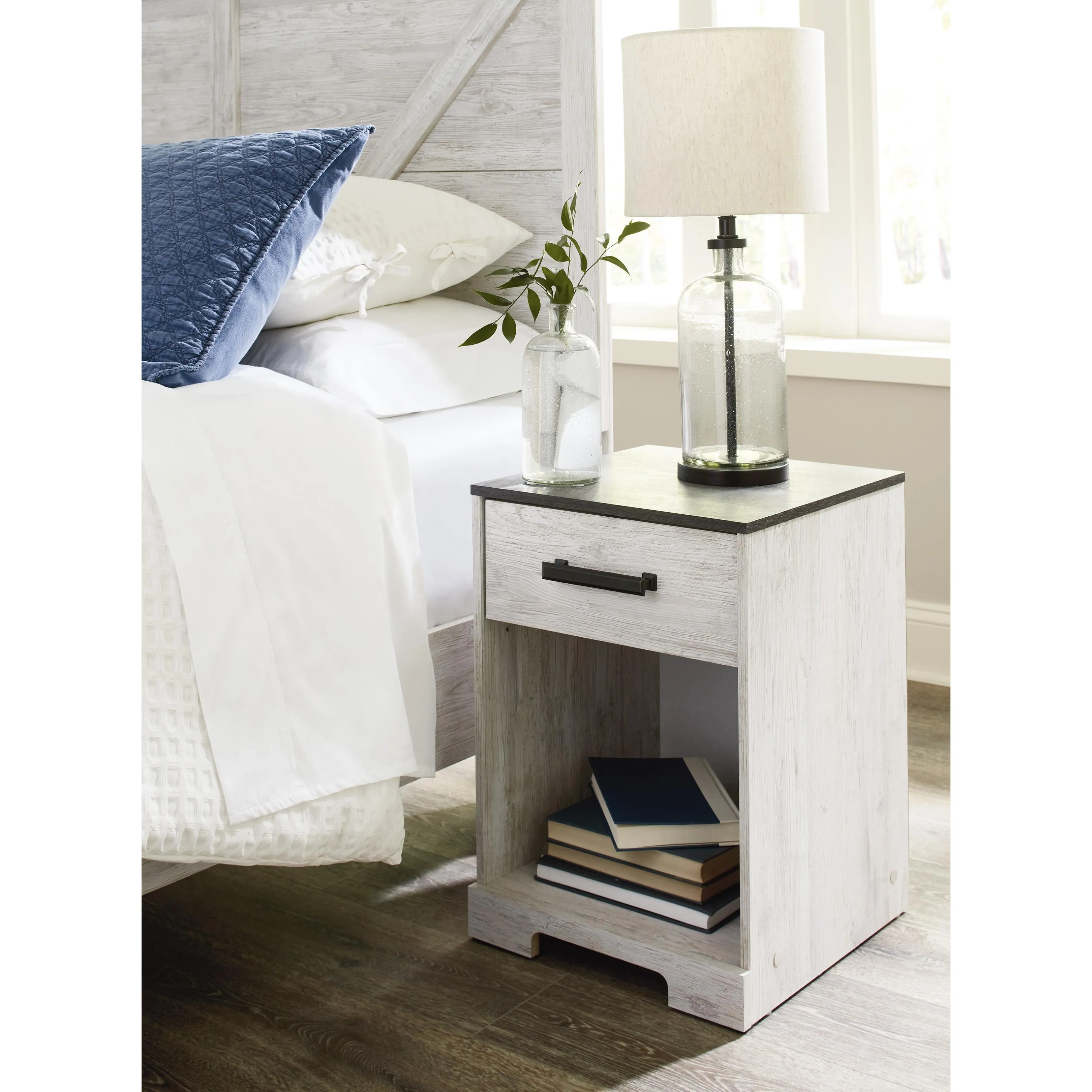 Signature Design by Ashley Shawburn 1-Drawer Nightstand EB4121-291