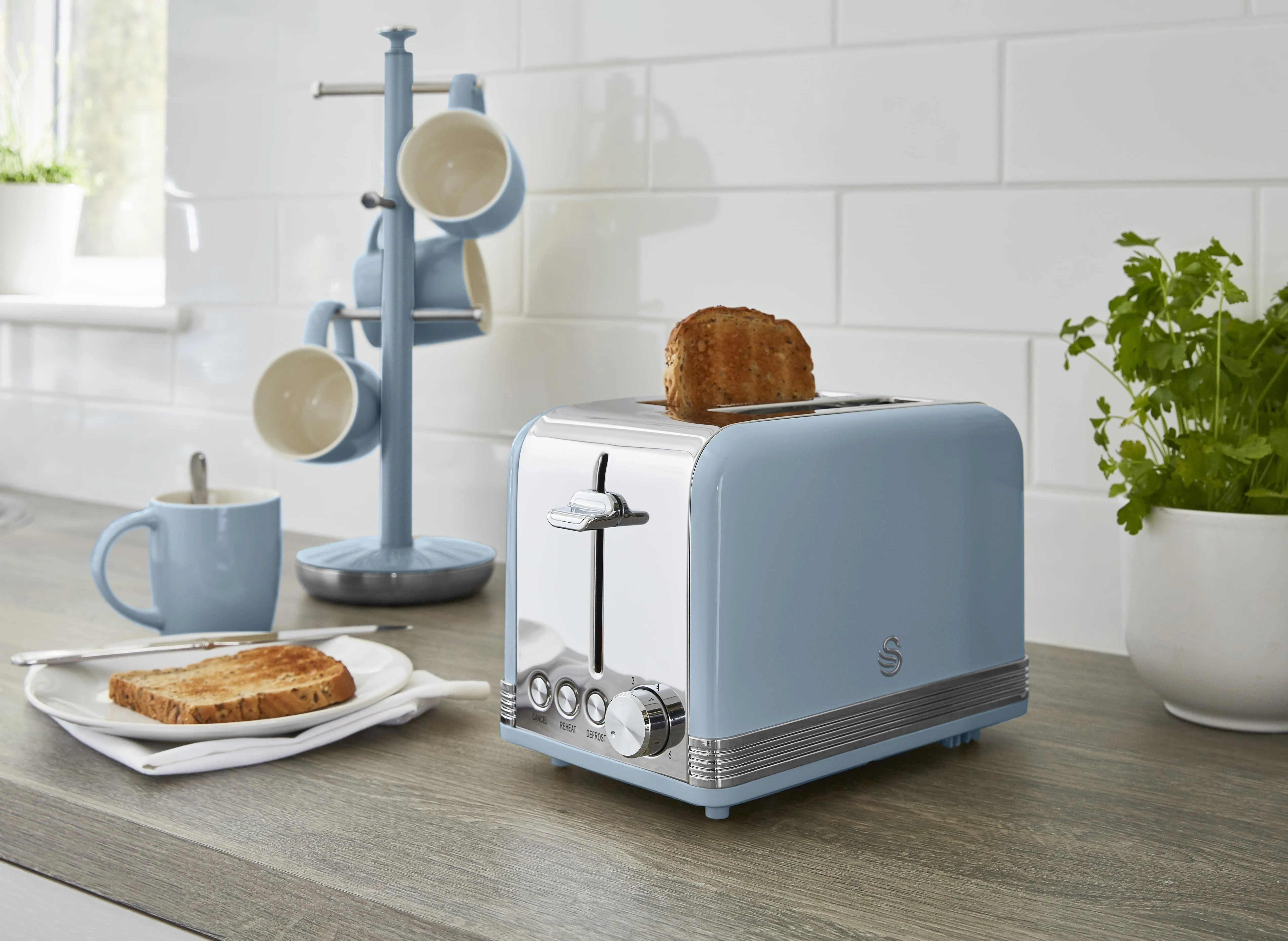 Swan 2 Slice Retro Toaster