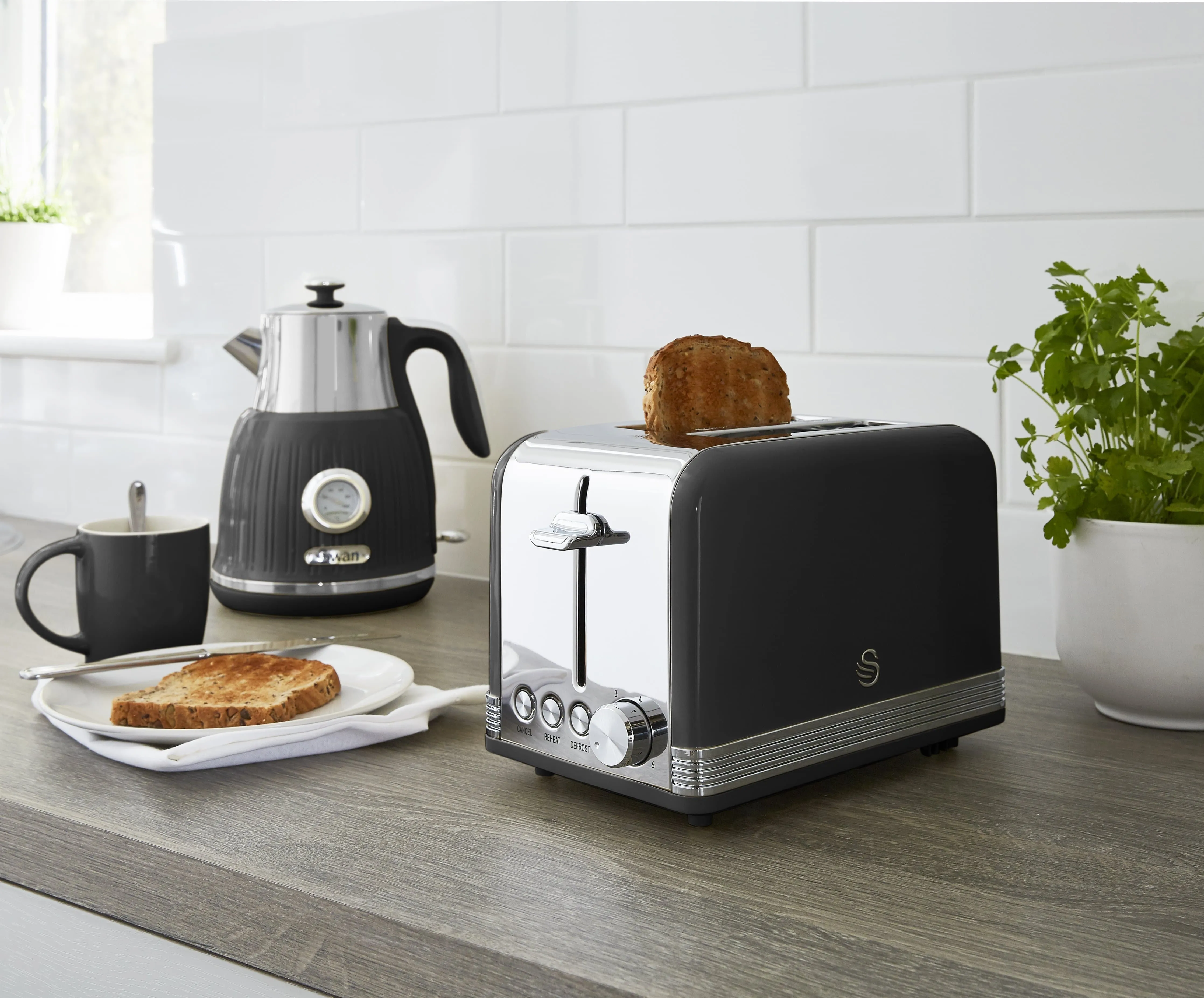 Swan 2 Slice Retro Toaster