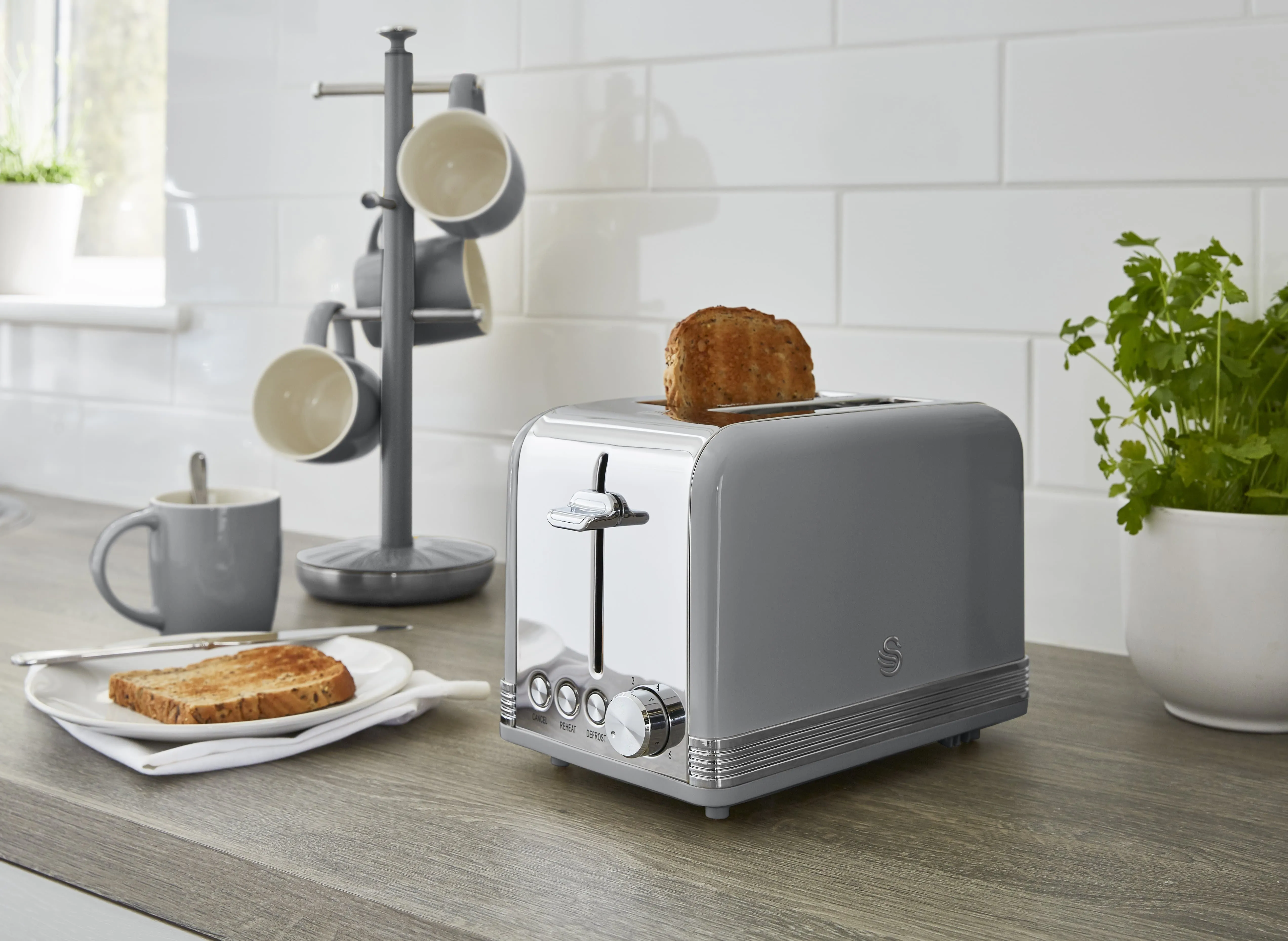 Swan 2 Slice Retro Toaster